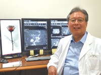 괴짜 의사 정태섭 국제성모병원 교수 "환자 생각 마음으로 미술 작품 만들어요"