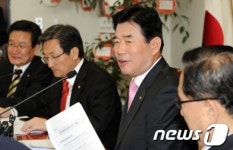 김진표 "MB정부 4년전 신문광고 잊었나?"