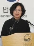 박상기 법무부 장관, 성범죄 대책위원장 권인숙 위촉…과거