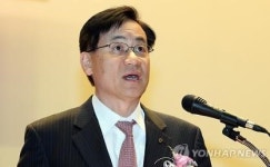 연봉 5억 홍기택 산은 회장, 아직도