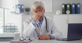 33년간 의사로 일한 노교수 “집단행동 때마다 구제된 경험이 결국 이런 상황 불렀다”