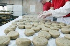 "제주도산 보리" 푸른 여름, 우리땅 식재료로 만드는 공항 근처 보리빵 선물 업체 
