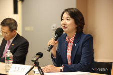 이영 "스타트업 세계시장 진출 위해 글로벌기업·대기업과 협업"