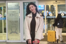 배우 임사랑, 시선 사로잡는 공항패션··· 앰버서더 촬영차 출국