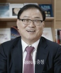 시집 낸 대학병원 소아과 의사 화제