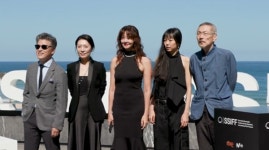 영화감독 홍상수♥배우 김민희 근황 포착