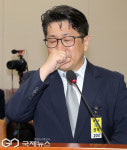 눈물 흘리는 문지석 검사