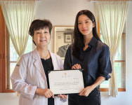 배우 문가영, 첫 산문집 수익 이화여대 의료원 기부