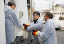 전주지법·시민사법위, 전주 덕진 소외가정에 연탄배달