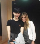 배우 조권-이디나 멘젤, 다정한 어깨동무로 ‘친분 인증’