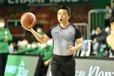 이승무 심판, 男 프로농구 3R 심판상 수상