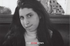 ‘에이미(AMY)’ 에이미 와인하우스, 메이크업 뒤에 숨겨진 그녀의 ‘진짜 이야기’…‘사랑스러워’