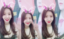 울림 권은비, 투표 독려광고 인증샷