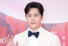 배우 김선호, 솔트엔터테인먼트와 6년 동행 종료…"2월 계약 만료" (공식)