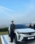 "세련된 혁신이 전하는 감각"…박창환, 도심 여름 저녁→신차 런칭 설렘