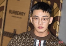유아인, 카리스마 엄홍식