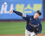 이강철 감독의 감탄 "페디, 정규시즌 때보다 공이 더 좋더라"