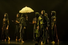 부조리적 담론 창출에 관한 남다른 상상력, 정길만 안무의