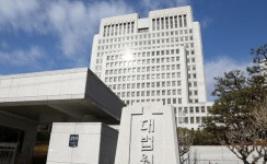 상대 변호사에 수사자료 유출 전직 검사