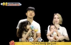 축구선수 박주호, 스위스인 아내와 딸·아들 공개