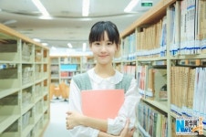 배우 기대주 된 ‘얼짱’ 천두링, 청순 사진 공개