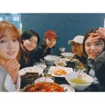 배우 박진주, 영화 써니 출연 배우들과 다정 친분샷 업로드