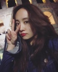 가수 니콜, 빛나는 모습 뽐내며 한컷 게시