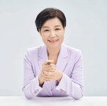이진숙 방통위원장 후보자, 언론인의 길 걸어온 최초 여성 종군기자