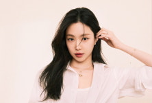 골든듀, 배우 손나은과 함께 퍼스트룩 매거진 화보컷 공개