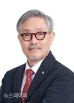 한국문인협회 28회 신임 이사장 김호운 소설가