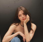 배우 한소희 친모, 불법도박장 12곳 운영 혐의 구속 | 한소희 "5살 때 부모 이혼, 이후 할머니 손에 자...