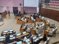 음경택 안양시의원 “전직 구청장 출신이 사무국장으로 있는 국회의원, 시 공무원 호출 자제해야” 질타