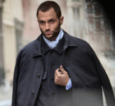 요즘 뉴요커들은 펜 바드글리처럼 다 몽클레르 컬렉션 입어요