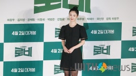 하정우 감독과 배우들의 열정적인 이야기. 영화