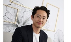 봉준호 감독 SF장르 차기작에 스티븐 연 출연