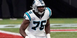 프로 미식축구 선수 러셀 오쿵, 연봉 절반 비트코인으로 받는다