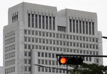 대법원, ‘상습 술접대’ 전직 판사에 “무죄”…‘제 식구 감싸기’ 논란