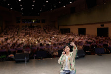 유승호, 피아노 연주까지…4년 만의 일본 팬미팅 성료