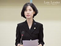 검사 출신 박은정 "검찰, 범죄자들 봐주는 용도로 기소독점주의 사용"