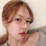 현아, 26일 예정됐던 컴백 연기 "미주신경성 실신 재발...충분한 치료와 안정 최우선"