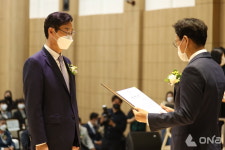 정명근 화성시장 당선인, 6.1 지방선거 당선증 교부 받아