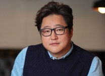 음주운전하다 도로 한 가운데서 잠든 사람은 영화배우 곽도원