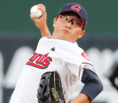 박세웅 2년 연속 10승…역대 11번째 롯데 선수 1000이닝 돌파