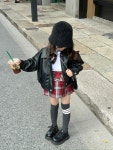 아동상하세트 코디룩 하객룩 OOTD 가을 여자 스타일의 패셔너블한 가죽 자켓과 격자 무늬 : 헤이스타샵