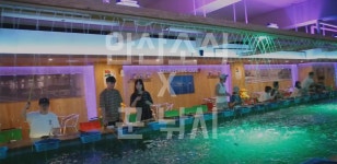 꾼 실내낚시카페 실내낚시터 안산점