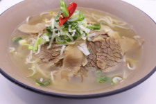 팔월 쌀국수