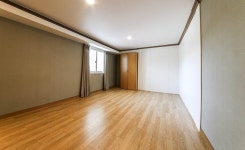 프라자이십일주 | 프라다호텔