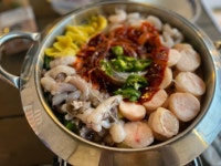 청년순대국 울엄마 김치찜 바른보쌈1990 | 바른생갈비김치찌개&청년낙곱새 양덕점