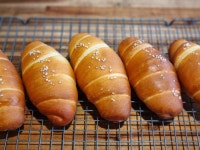 빵굽는공룡BakingDinobakerycafe | 빵굽는 공룡 Baking Dino bakery cafe