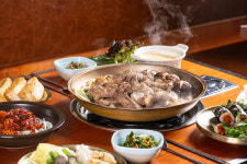 프리미엄쫄면삼겹고돼지만안점 | 쫄돼지식당 혜화대학로 본점